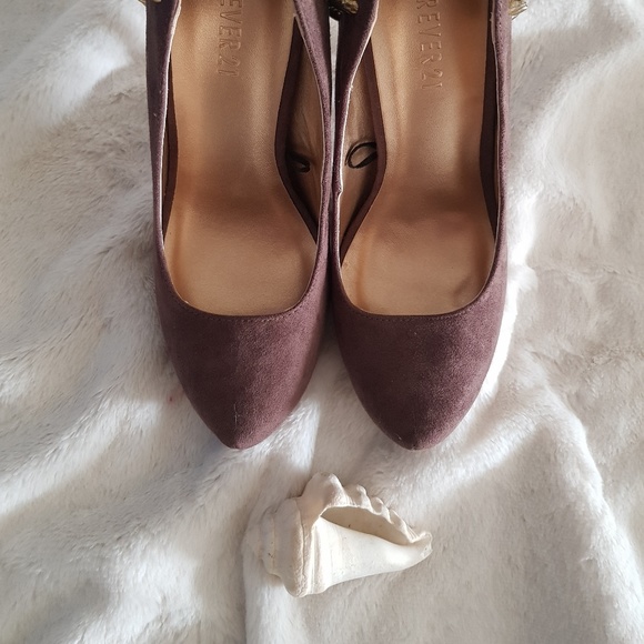 Forever 21 Suede Studded pumps - Picture 5 of 8